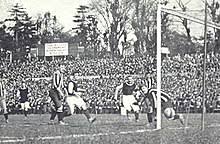 Zklamaní angličtí fotbalisté jack grealish (vlevo) a john stones opouštějí trávník po remíze 0:0 se skotskem. Aston Villa Wikipedia