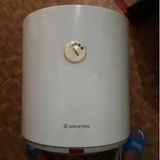 Sistem pemanas air listrik, gas, tenaga surya, dan heat pump. Jual Water Heater Ariston Pemanas Air Mandi 50 Liter Kota Bekasi Fany Distributor Tokopedia