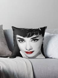 Cojines y almohadas: Audrey Hepburn Blanco Y Negro