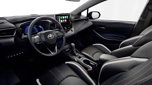 Седан corolla gr sport основан на версии «комфорт» и оснащен мультимедиа с. Toyota El Toyota Corolla Saca Su Vena Deportiva Con Las Versiones Gr Sport Marca Com