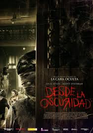 Ahora es más facil de descargar peliculas online, incluyendo peliculas descarga directa, y crear un cine en casa que su familia pueda disfrutar sin ningun tipo de pago. Estrenosgercomovies Desde La Oscuridad 2014 Espanol Latino Ya Disponible Http Gercomo Carteles De Peliculas Horror Movie Posters Peliculas De Terror