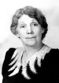 Daisy Stump's Instagram, Twitter & Facebook