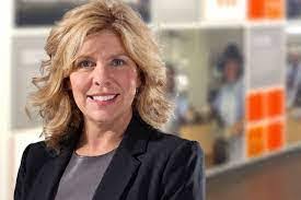 Shannon Letts's Instagram, Twitter & Facebook