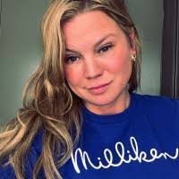 Lori Hilty's Instagram, Twitter & Facebook