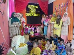 Hiasan dinding kamar dari selotip berbentuk kapal. Himpunan Pelbagai Cetusan Ilham Bagi Dekorasi Hari Raya Di Pejabat Deko Rumah