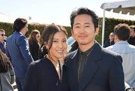 Callies, bell and other stars from the show took photos inside the wedding. Steven Yeun S Wife Is Pretty Low Key Compared To Her Actor Husband