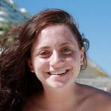 Renata Gross's Instagram, Twitter & Facebook