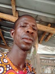 Dr. Sikiru Ayinde Barrister during his coronation as the Best Fuji Musician  of the Year in 1977.