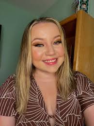 Hello! I'm Lacey (Wonder lust) I'm a wife and a mom to a whole lot of girls  I'm still learning RL but I've got a bunch of great teachers Been with the