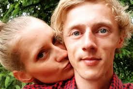 Justin pokazał zdjęcie z usg (instagram) 2 lata temu. Dawid Kubacki Z Zona I Corka Na Spacerze Wozek Malej Zuzi Jest Modny Wiemy Ile Kosztuje