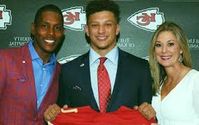 Pat rejected scholarship offers to play college football and basketball as he instead chose to sign a letter. Who Are Quarterback Patrick Mahomes Parents