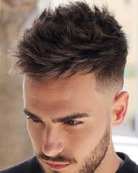 On aime ou on déteste ? 30 Coupes De Cheveux Pour Un Look Frais Et Provocant Mens Hairstyles Short Mens Hairstyles Thick Hair Mens Hairstyles Undercut