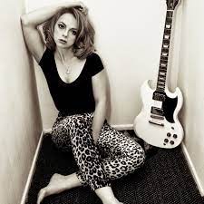 Samantha fish is an american blues singer and guitarist. Samantha Fish Philadelphia Folksong Society