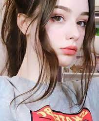 Ver más ideas sobre fotos bonitas chicas, look de cabello, fotos tumblr mujer. 510 Ideas De Chicas En 2021 Chicas Peinados Color De Pelo