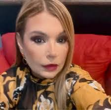 Elba Collazo's Instagram, Twitter & Facebook