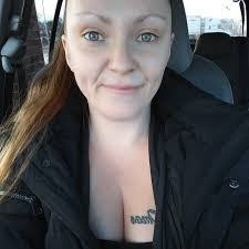 Misty Cottrell's Instagram, Twitter & Facebook