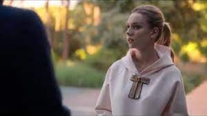 You might want to brace yourselves for this one as it's been announced that ester exposito would ultimately not reprise her role as carla in the newest season of elite. Pink Hoodie Worn By Carla Ester Exposito In Elite Season 3 Episode 4 Spotern