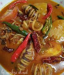 Rebus sotong seketika tanpa air untuk mengeluarkan cecair sotong. Resepi Kari Sotong Tumis Darat Resepi Bonda
