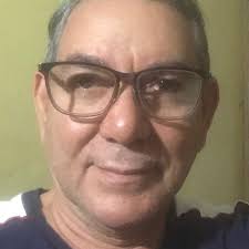 En estos días leí un texto, no recuerdo su autor, pero me dejo una gran  enseñanza: "Todos los seres humanos llegamos al mundo con tres recursos  personales de inestimable valor –inteligencia, emociones