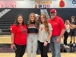 Signing Day! 🖊️ Congratulations to Kinlee, Payton, & Madalynn!