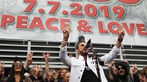 Maybe you would like to learn more about one of these? Ringo Starr S 11th Peace And Love Birthday Gathering Draws Rock Star Pals Fans Los Angeles Times