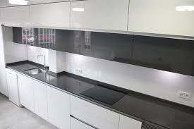 Descubre las posibilidades de silestone para cocinas de colores y decide cuáles combinan mejor si varios colores, colores claros, vivos.ve los colores de el color de base es el predominante en la cocina, mientras que el color complementario ayuda a fomentar un equilibrio al diseño genera. Colores De Encimeras De Cocina De Silestone Davanni