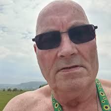 Hi, I have a Logic combi 30 and recently I have been having issues with the  water pressure dropping to zero. when I open up the valve to top it up, I