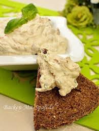 Italienischer Brotaufstrich Mit Basilikum Und Getrockneten Tomaten Rezept Rezept Brotaufstrich Brotaufstrich Rezept Getrocknete Tomaten
