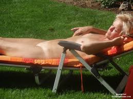 Reife Frau Nackt Im Garten Pornoseite Fur Reife Frauen