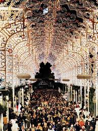 Top 10 Places To See Holiday Lights Holiday Lights Places To See Air Max Day