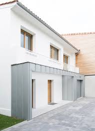 Maybe you would like to learn more about one of these? Maison R Renovation Et Extension D Une Maison Des Annees 60 Moderne Facade Bordeaux Par Atelier B2p Architecture Houzz