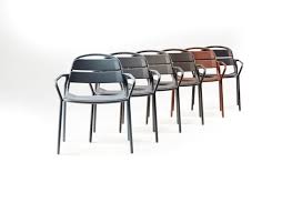 North American Design And Manufacturer Landscape Forms Has Introduced The 21 Chair That S Designed By Mo Chair Patio Chair Cushions White Leather Dining Chairs