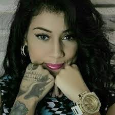 Linda Yanes's Instagram, Twitter & Facebook