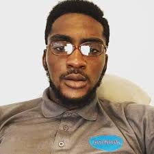 Does anyone have service info for Laris Hodges?