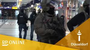 Excerpts of the life of a waiter who, living alone and isolated from the outside world. Amoklauf Am Hauptbahnhof Dusseldorf Tatverdachtiger War Polizeibekannt