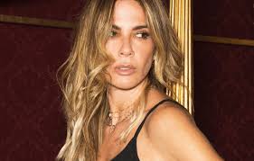 Aos 16 anos ela conheceu seu. Luciana Gimenez Poe Fio Dental Branco E Detalhe Deixa Fas Chocados Fofocas E Famosos