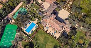 Meghan markle and prince harry have barely been seen in santa barbara and never visited the nearest coffee shop or baby shop, it was claimed today. Prinz Harry Und Herzogin Meghan Nach Santa Barbara Umgezogen News At