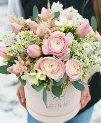 Boxed Flower Bouquet In 2021 Flower Shop Decor Flower Arrangements Diy Valentines Flowers