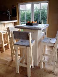 Hund, katze, vogel & co. Barhocker Selber Bauen Montenegro In 2020 Diy Bar Stools Pallet Bar Stools Kitchen Table Chairs