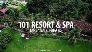 Private beach with clear blue water. 101 Resort Spa Janda Baik Kakikujalanjalan