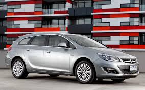 W plebiscycie na europejski samochód roku 2010 model zajął 3. 2012 Opel Astra Sports Tourer Au Wallpapers And Hd Images Car Pixel