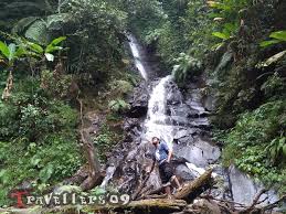 Pertanyaan konyol seperti itu sempat muncul di pikiran saya. Air Terjun Lawean Tulungagung Keindahan Yang Alami D Travellers