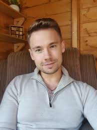 Therapist Drew Heath