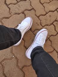 If they're subjected to daily wear then you may find you simply don't have the time to keep up with a strict maintenance schedule. Boyot Ø¯Ø± ØªÙˆÛŒÛŒØªØ± Got A Hack Of How To Clean My White Converse Shoes From This Video Because I Was Almost Throwing Them Away My Shoes Are Now Very Clean Oppocares Https T Co R4eb0kbye6