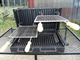 Vente Barbecue Gril Vertical Bbq En Fer Forge Fabrication Francaise A La Forge Salers In 2020 Buitenkeuken Barbecue Tuin
