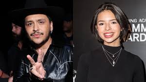 Hace un año ambos artistas coincidieron en la gira de conciertos jaripeo sin fronteras, donde nodal tras recibir el visto bueno de pepe aguilar, christian nodal le envió la canción a ángela y se la cantó por teléfono solo a ella. Christian Nodal Se Olvida De Angela Aguilar Y Estrena Cancion Romantica