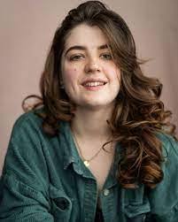 Adele Barnes's Instagram, Twitter & Facebook