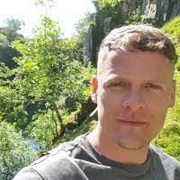 Daniel Kitching's Instagram, Twitter & Facebook