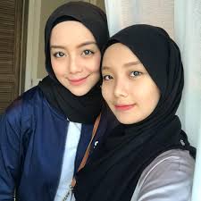 Be the first to comment on mira filzah & suami dedah lokasi bulan madu. Gambar Adik Beradik Mira Filzah Yang Tak Pernah Anda Lihat Azhan Co