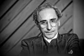 Battiato's songs contain esoteric, philosophical and religious themes, and have spanned genres such as experimental pop, electronic music, progressive rock, and new wave. Franco Battiato Alchetron The Free Social Encyclopedia